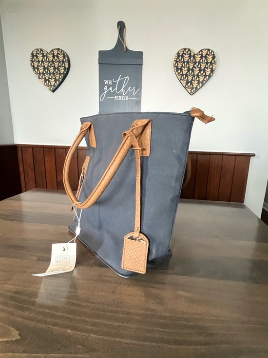 Caroline Hill Handbags - Women’s Caroline Hill Shoulder Bag
NWT